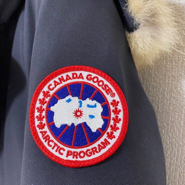 CANADA GOOSE(カナダグース)の【美品】カナダグース　ジャスパー　ネイビー　XS メンズのジャケット/アウター(ダウンジャケット)の商品写真