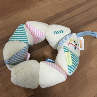 コンビ(combi)の【美品！】コンビオモチャ　かさかさだいすき！(知育玩具)