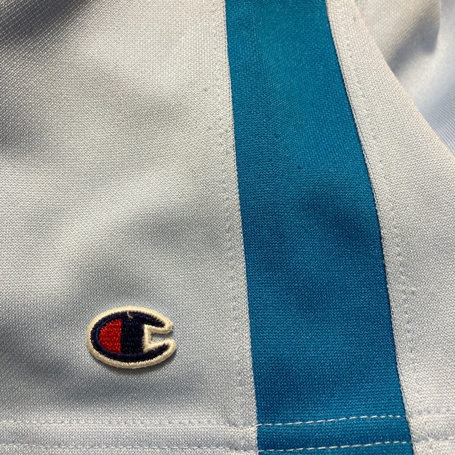 Champion(チャンピオン)のジャージ ハーフパンツ champion 水色　Sサイズ　150サイズ スポーツ/アウトドアのトレーニング/エクササイズ(トレーニング用品)の商品写真