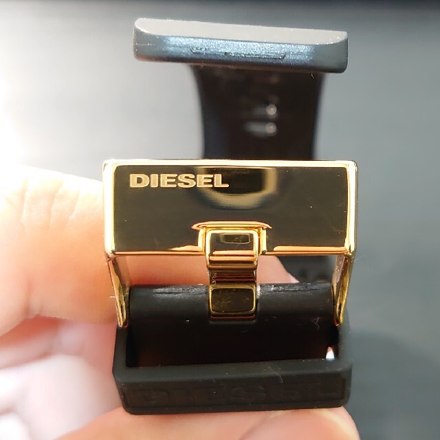 DIESEL(ディーゼル)のDZ7135 メンズの時計(腕時計(デジタル))の商品写真