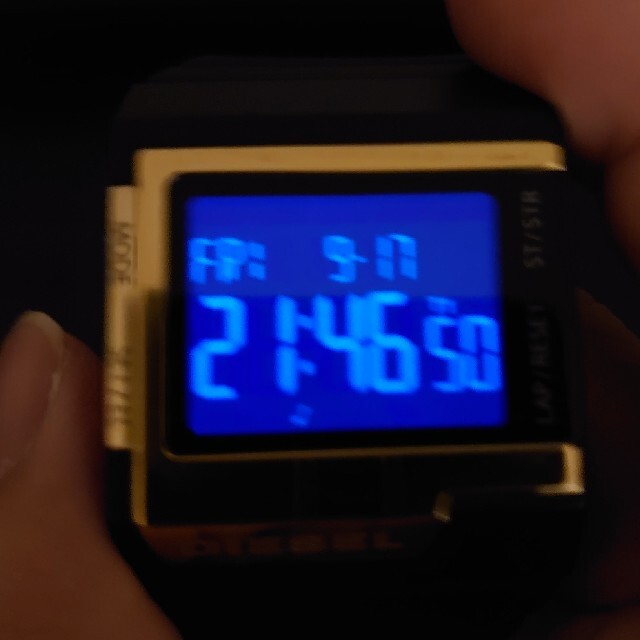 DIESEL(ディーゼル)のDZ7135 メンズの時計(腕時計(デジタル))の商品写真