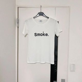 ジェイダ(GYDA)の煙草 smoke. 白 Tシャツ(Tシャツ(半袖/袖なし))