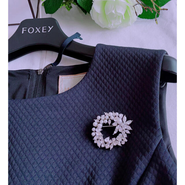 FOXEY reneの通販 by Lucia's shop｜フォクシーならラクマ - FOXEY (Ａｕｔｈｕｒｉｍ)ワンピース40極美品 特価新品