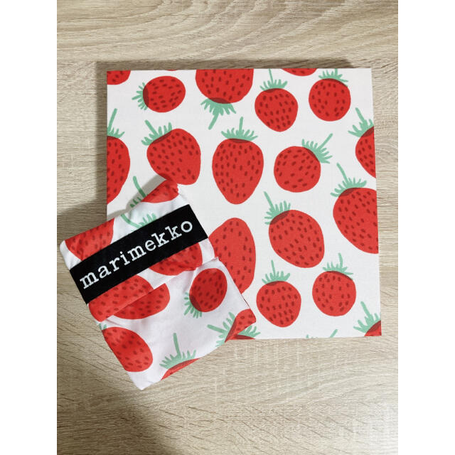 marimekko(マリメッコ)のマリメッコ marimekko マンシッカ ファブリックパネル ハンドメイドのインテリア/家具(インテリア雑貨)の商品写真