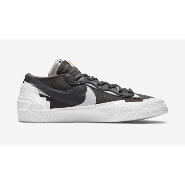 NIKE(ナイキ)の【送料込み★】sacai × NIKE BLAZER LOW 24㎝ 黒 メンズの靴/シューズ(スニーカー)の商品写真