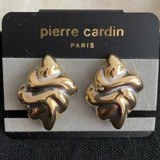 ピエールカルダン(pierre cardin)のイヤリングとおまけの新品ベルト(イヤリング)