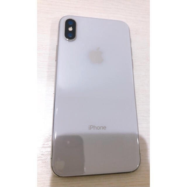 Apple(アップル)のiPhone X White 256GB スマホ/家電/カメラのスマートフォン/携帯電話(スマートフォン本体)の商品写真