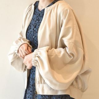 ダブルクローゼット(w closet)のw closet クルーギャザー裏無ブルゾン(ブルゾン)