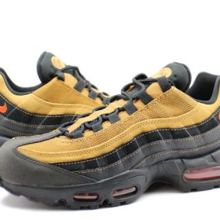 ナイキ(NIKE)のNIKE AIR MAX95エッセンシャル　28cm  超美品　大人気モデル(スニーカー)