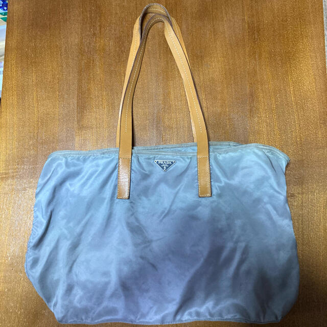 PRADA(プラダ)の【クレア様専用】PRADA プラダ ナイロン　トートバッグ　グレー レディースのバッグ(トートバッグ)の商品写真