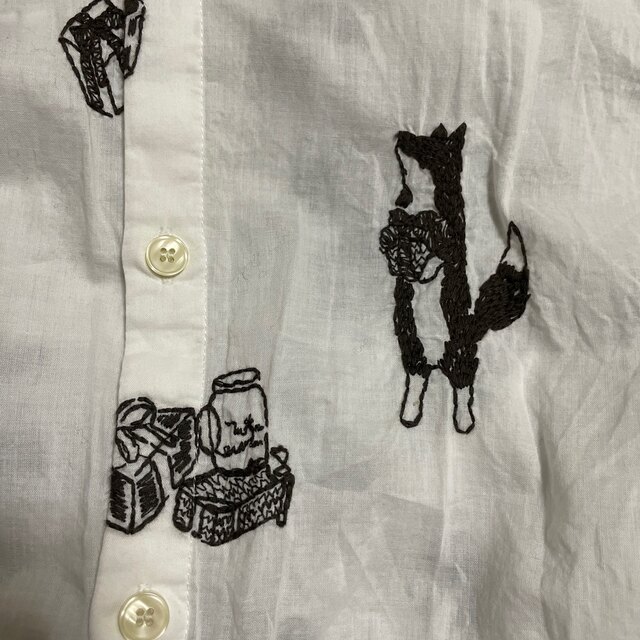 SUPER HAKKA(スーパーハッカ)のスーパーハッカ　刺繍シャツ レディースのトップス(シャツ/ブラウス(長袖/七分))の商品写真