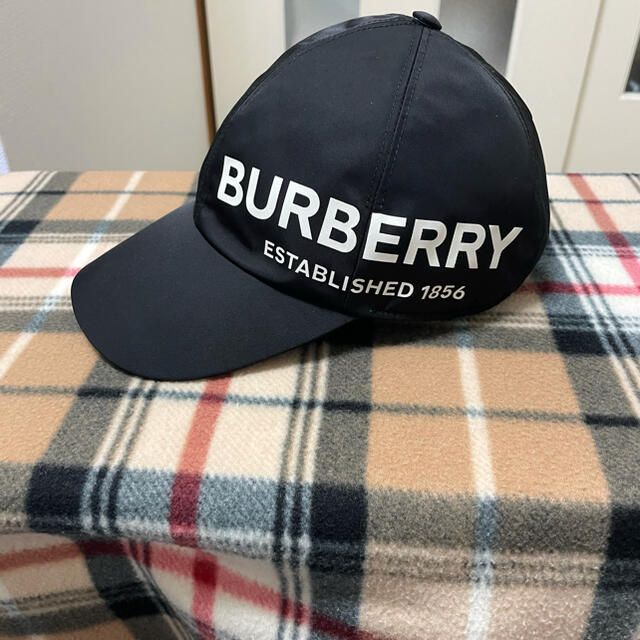 BURBERRY(バーバリー)のてつや様専用BURBRRY バーバリーベースボールキャップ メンズの帽子(キャップ)の商品写真