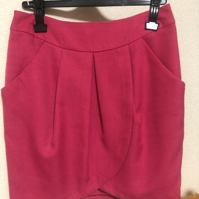 フクシアピンクのスカート レディースのスカート(ミニスカート)の商品写真