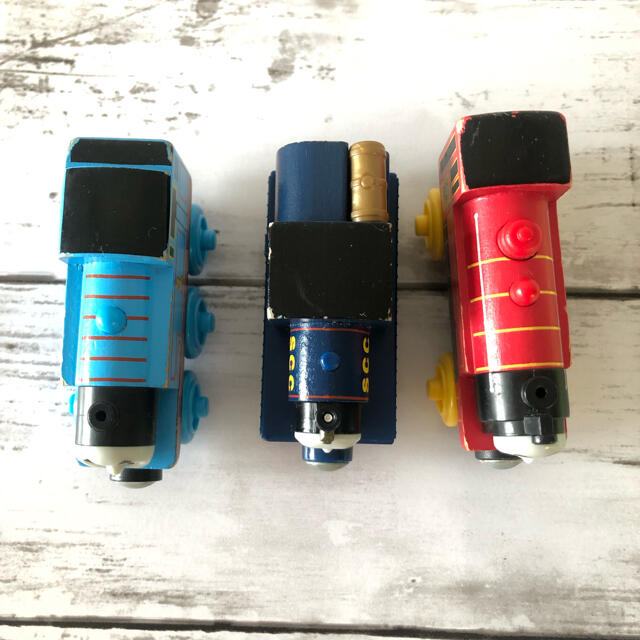 BRIO(ブリオ)の【木製トーマス】3台セット キッズ/ベビー/マタニティのおもちゃ(電車のおもちゃ/車)の商品写真