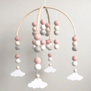 【新品】Amieux 北欧風ベッドメリー　pink＆cloud(オルゴールメリー/モービル)