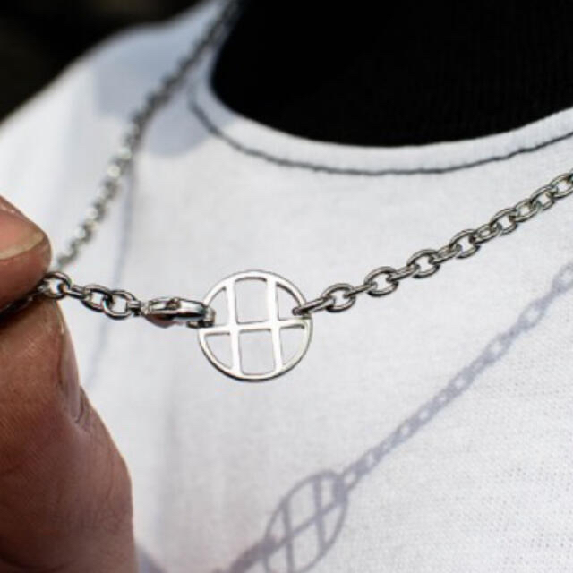 HUF(ハフ)のHUF CIRCLE H NECKLACE ネックレス シルバー  メンズのアクセサリー(ネックレス)の商品写真