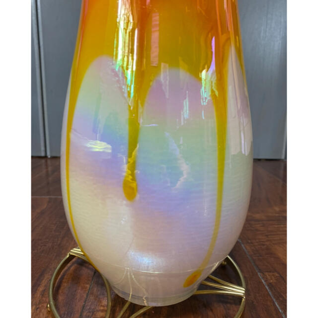 昭和レトロ　花瓶　70s ヴィンテージ　オーロラフラワーベース　ミルクガラス　白 インテリア/住まい/日用品のインテリア小物(花瓶)の商品写真