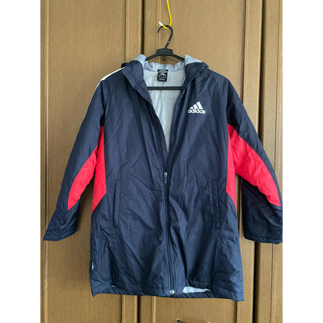 adidas(アディダス)のアディダス160 子どもベンチコート キッズ/ベビー/マタニティのキッズ服男の子用(90cm~)(コート)の商品写真