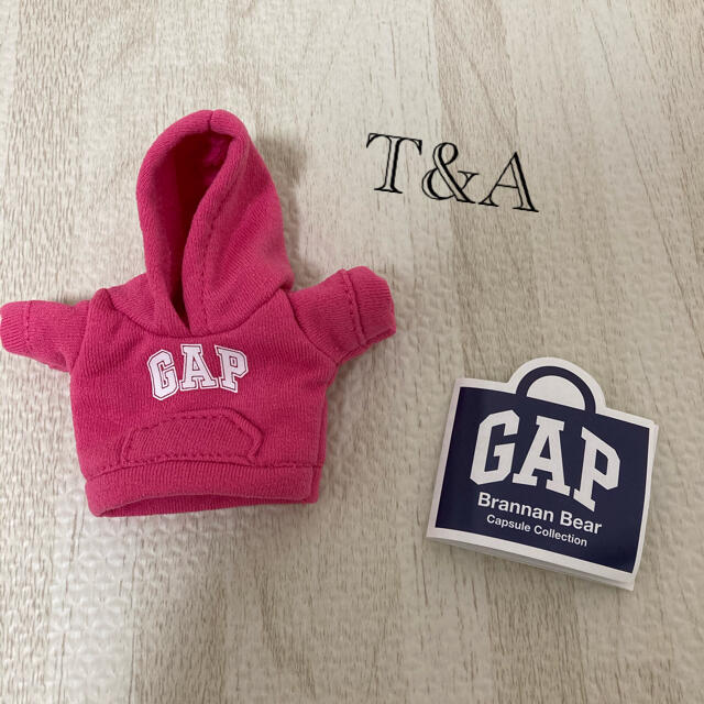 GAP(ギャップ)のGAPガチャ　ピンクパーカーのみ エンタメ/ホビーのおもちゃ/ぬいぐるみ(キャラクターグッズ)の商品写真