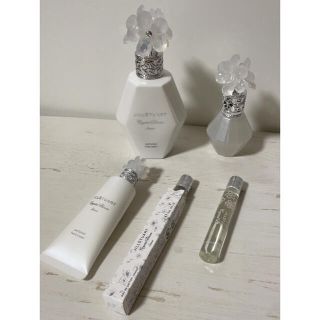 ジルスチュアート(JILLSTUART)のJILLSTUART クリスタルブルーム スノーセット(香水(女性用))