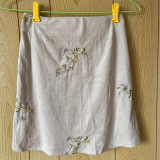 アーカイブ(Archive)の花柄刺繍　スウェードスカート(ミニスカート)