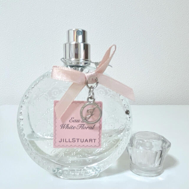 JILLSTUART(ジルスチュアート)の人気　香水　ジルスチュアート リラックス オード ホワイトフローラル 50ml コスメ/美容の香水(香水(女性用))の商品写真