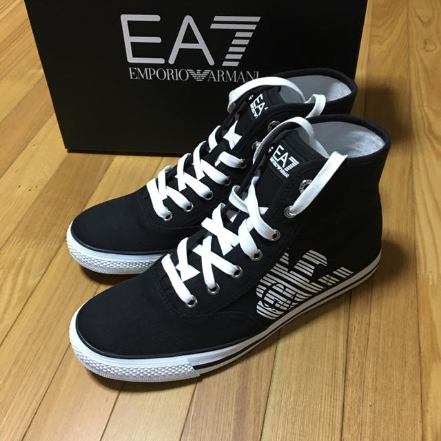 Emporio Armani(エンポリオアルマーニ)の新品 未使用 エンポリオ アルマーニEA7 ハイカット スニーカー メンズの靴/シューズ(スニーカー)の商品写真