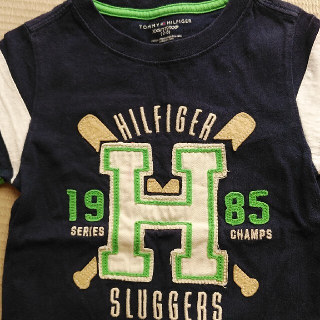 TOMMY HILFIGER(トミーヒルフィガー)のティーシャツ キッズ/ベビー/マタニティのキッズ服男の子用(90cm~)(Tシャツ/カットソー)の商品写真