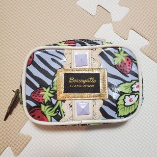 ベッツィジョンソン(BETSEY JOHNSON)のベッツィジョンソン　ポーチ　いちご(ポーチ)