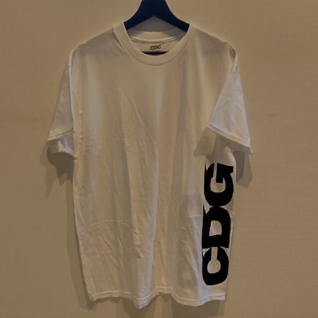 COMME des GARCONS(コムデギャルソン)のコムデギャルソン CDG ロゴTシャツ Lサイズ メンズのトップス(Tシャツ/カットソー(半袖/袖なし))の商品写真