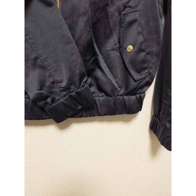 Techichi(テチチ)のテチチ　新品♡マットサテンVネックブルゾン　ネイビー　Ｍサイズ レディースのジャケット/アウター(ブルゾン)の商品写真