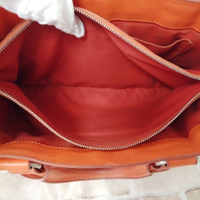 celine(セリーヌ)の【美品】CELINE セリーヌ　ブギーバッグ　オレンジ　A4サイズ収納可 レディースのバッグ(ハンドバッグ)の商品写真