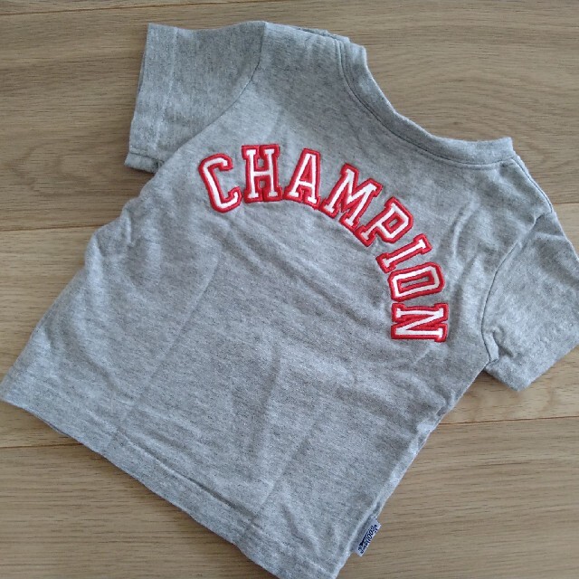 Champion(チャンピオン)の☆ねいりこ様専用☆Champion　ワンピ&Tシャツセット　130&80 キッズ/ベビー/マタニティのキッズ服女の子用(90cm~)(ワンピース)の商品写真