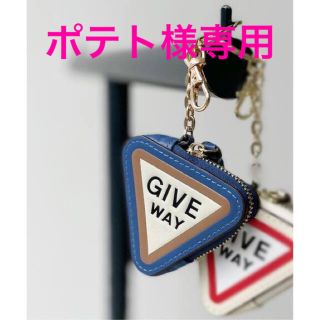 アパルトモンドゥーズィエムクラス(L'Appartement DEUXIEME CLASSE)のアパルトモン GOOD GRIEF! medicine Key ring(キーホルダー)