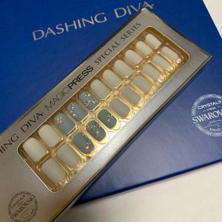 スワロフスキー(SWAROVSKI)のDASHING DIVA ネイルチップ(つけ爪/ネイルチップ)