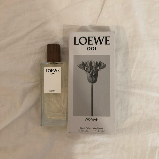 LOEWE(ロエベ)のロエベ  香水　LOEWE 001 woman オードパルファム 50ml コスメ/美容の香水(ユニセックス)の商品写真