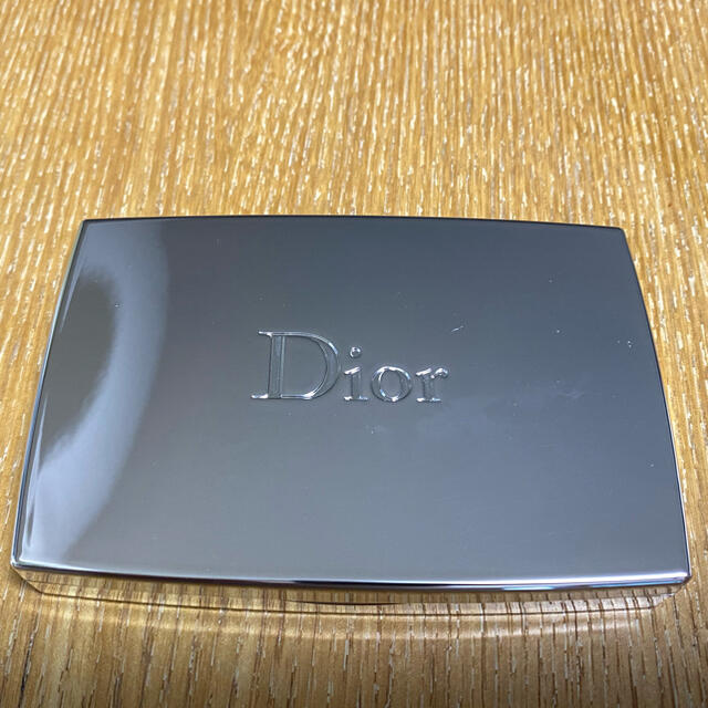 Dior(ディオール)のDior ディオール カプチュールトータル　ケース コスメ/美容のベースメイク/化粧品(ファンデーション)の商品写真