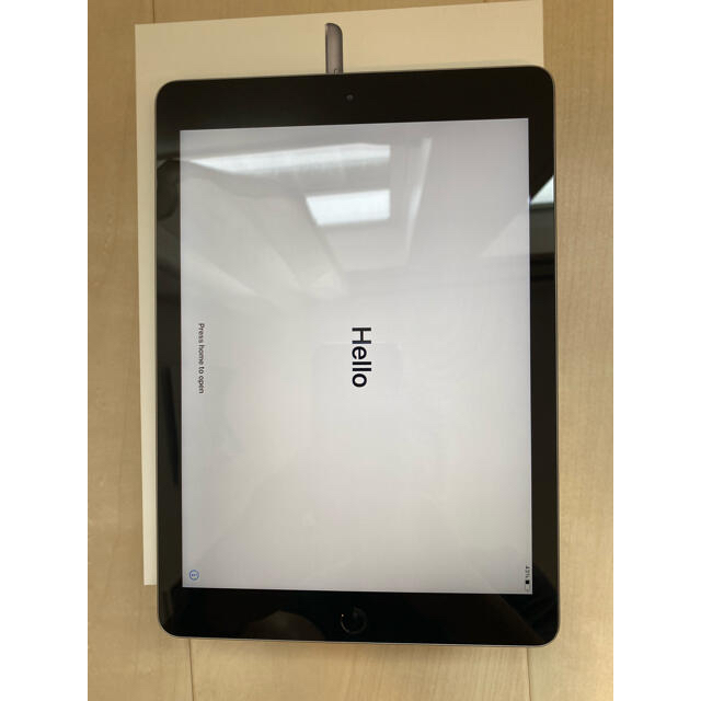 PC/タブレットApple iPad 32GB  スペースグレー　新品付属品付き