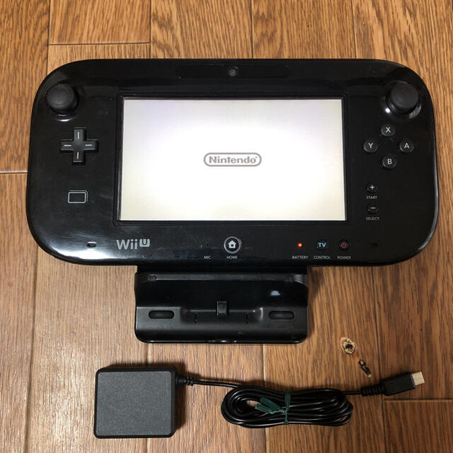 Wii U(ウィーユー)のWii U プレミアムセット KURO リモコン3台、ソフト付 エンタメ/ホビーのゲームソフト/ゲーム機本体(家庭用ゲーム機本体)の商品写真