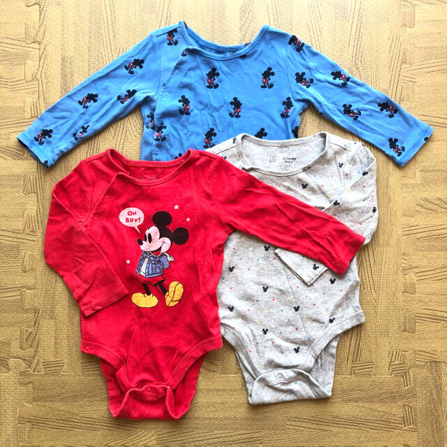 超ポイントバック祭】 新品 baby GAP 長袖 ボディスーツ 肌着 3枚