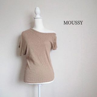 マウジー(moussy)の未使用 moussy オフショルダー肩出し半袖トップス ブラウン(カットソー(半袖/袖なし))