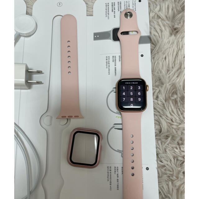 Apple Watch(アップルウォッチ)のApple Watch se GPS 40mm レディースのファッション小物(腕時計)の商品写真