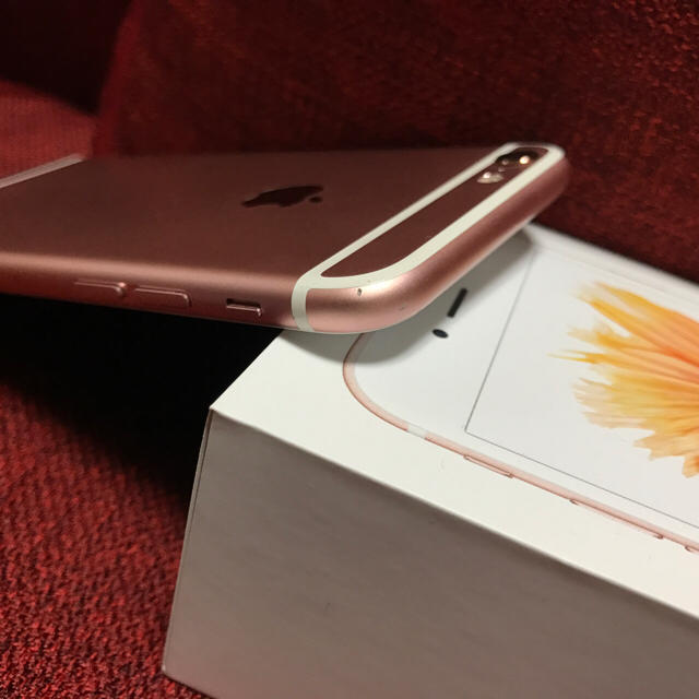 Apple(アップル)の「中古」【SIMフリー】Iphone 6s 16GB ローズゴールド スマホ/家電/カメラのスマートフォン/携帯電話(スマートフォン本体)の商品写真