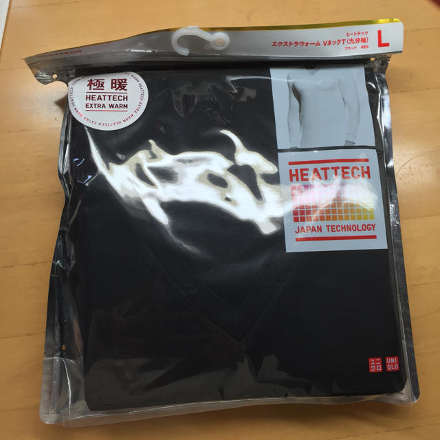 UNIQLO(ユニクロ)のメンズ ヒートテック 極暖 Ｌサイズ レディースの下着/アンダーウェア(アンダーシャツ/防寒インナー)の商品写真