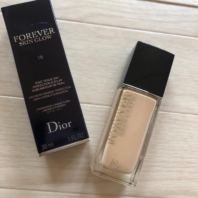 DIOR ディオールスキン フォーエヴァー フルイド グロウ