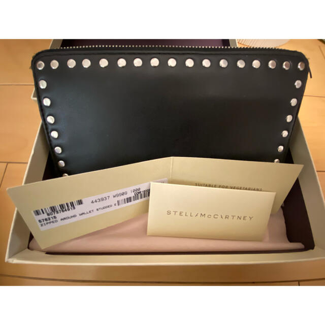 Stella McCartney(ステラマッカートニー)のステラマッカートニー　長財布　スタッズ　ブラック　黒 レディースのファッション小物(財布)の商品写真