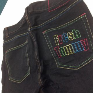 トミー(TOMMY)のTOMMY レインボー刺繍デニム ジーンズ (デニム/ジーンズ)