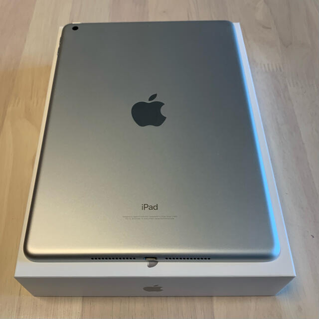 【美品】iPad 2018（第6世代）32GB Wi-Fi版 シルバー
