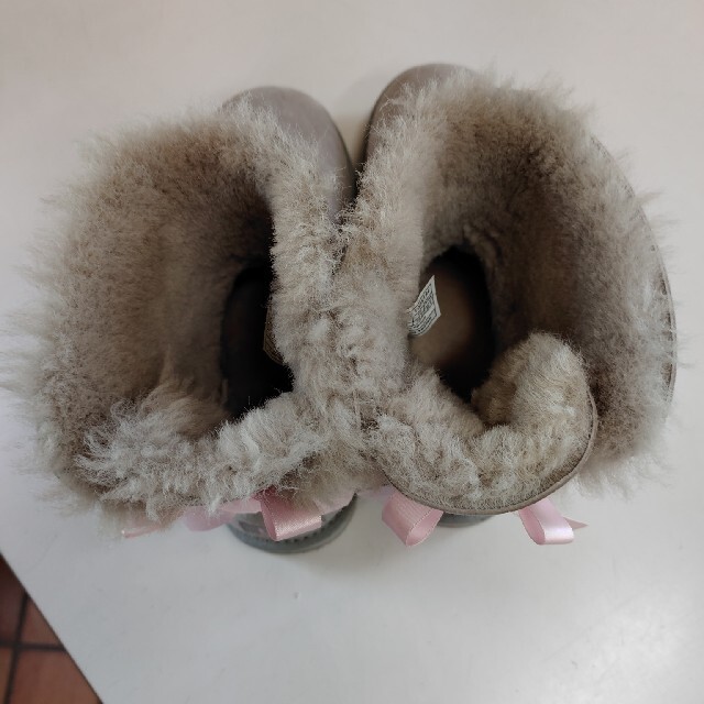UGG - 【UGG】ムートンブーツ( ピンクリボン限定品)の通販 by UGG - 【UGG】ムートンブーツ( ピンクリボン限定品)の通販 by