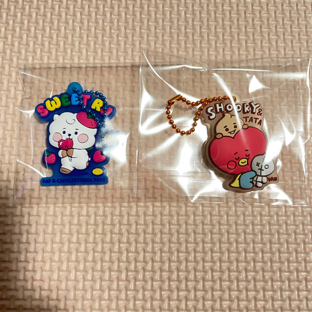 BANDAI(バンダイ)のBT21 グミ ラバーストラップ ラバーマスコット セット エンタメ/ホビーのおもちゃ/ぬいぐるみ(キャラクターグッズ)の商品写真